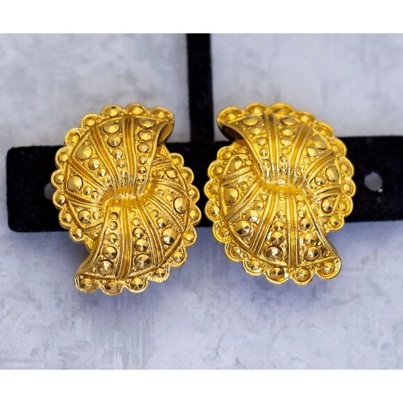 Vintage Clip On Spiral Shell Shaped Earrings, Gold Earrings by Avon - CE1 - Picture 1 of 3